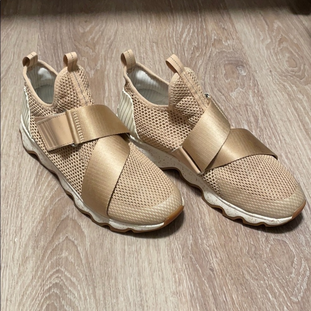 Rose Gold Sorel Kinetic Sneakers!
